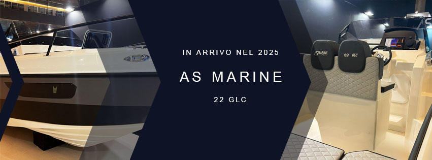  AS Marine 22 GLC, design elegante con interni in pelle, disponibile nel 2025, illuminazione sofisticata in ambiente espositivo.